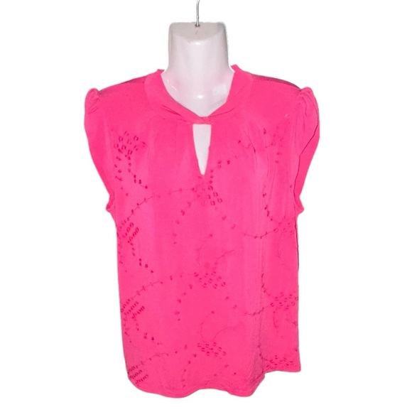 Pink Elle Beautiful blouse Sz M Embroidered keyhole opening - Picture 3 of 11